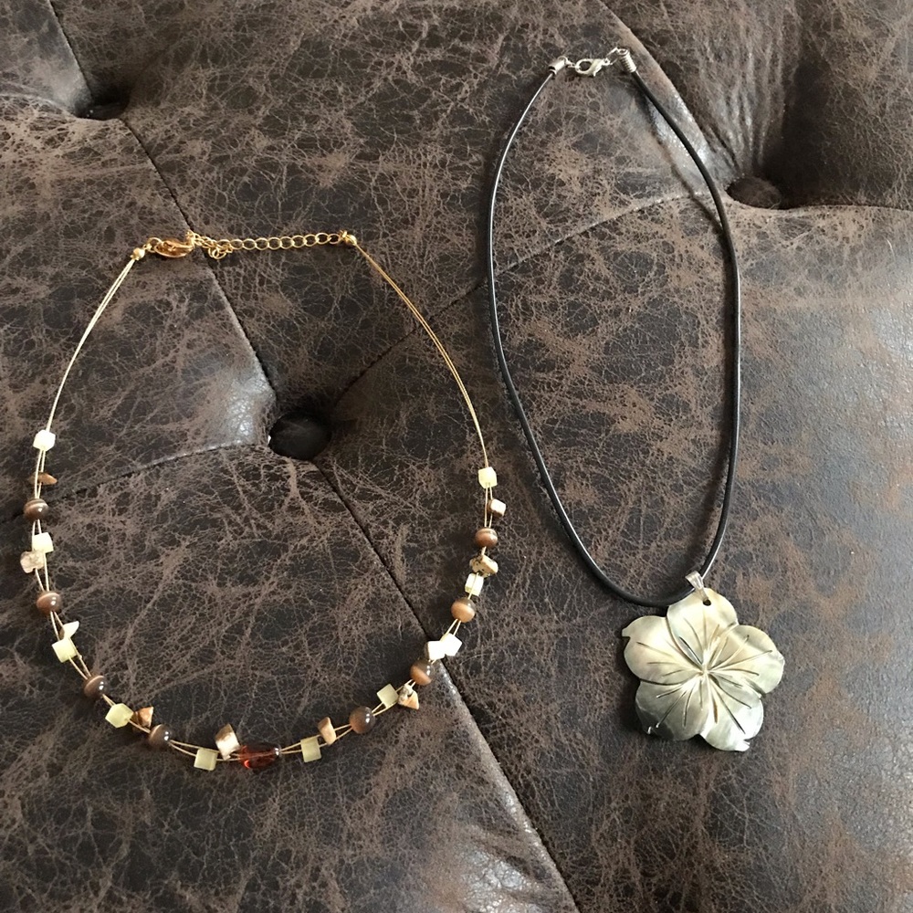 2 necklaces 🌸